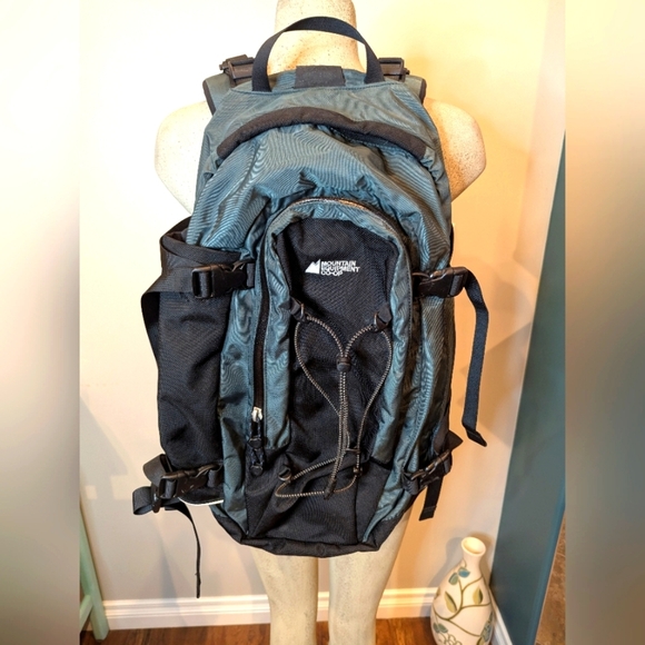 MEC Backpack 45L Capacity Frame Size Long, Black & Green Unisex - Picture 1 of 10